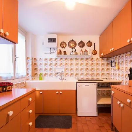 Holiday home Maison Jaune By Wonderful Italy